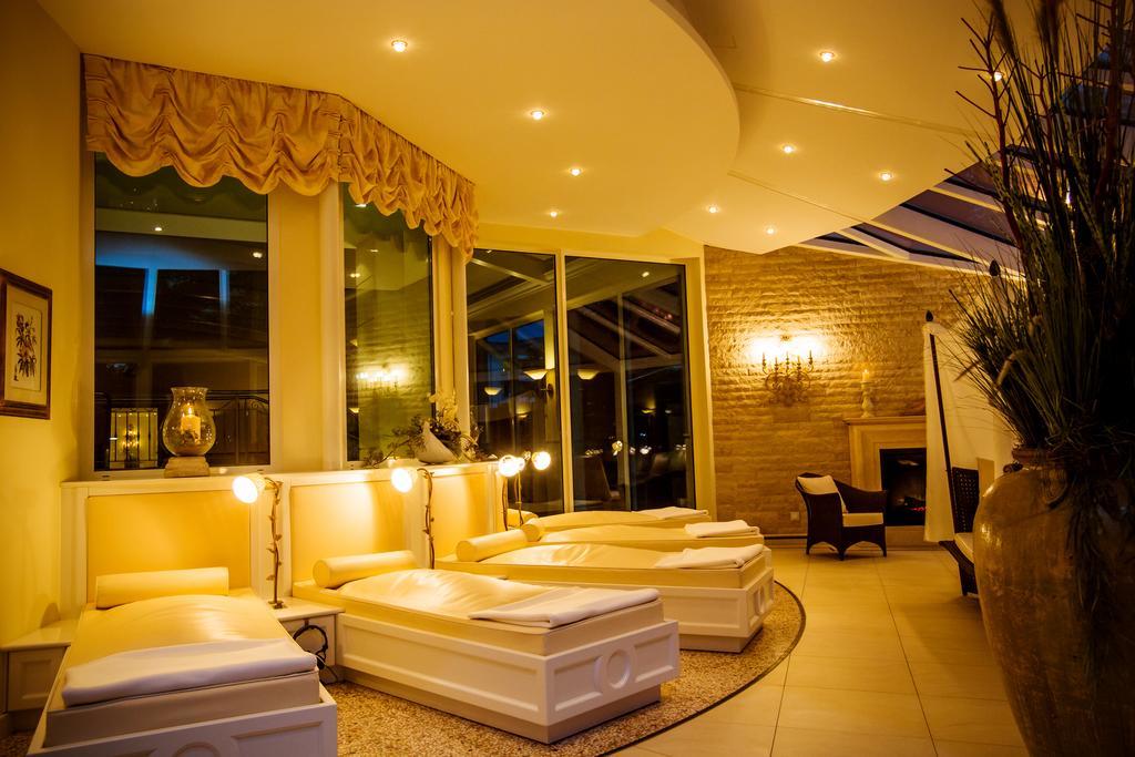 Thermenhotel Quellenhof บาดฟึสซิง ภายนอก รูปภาพ