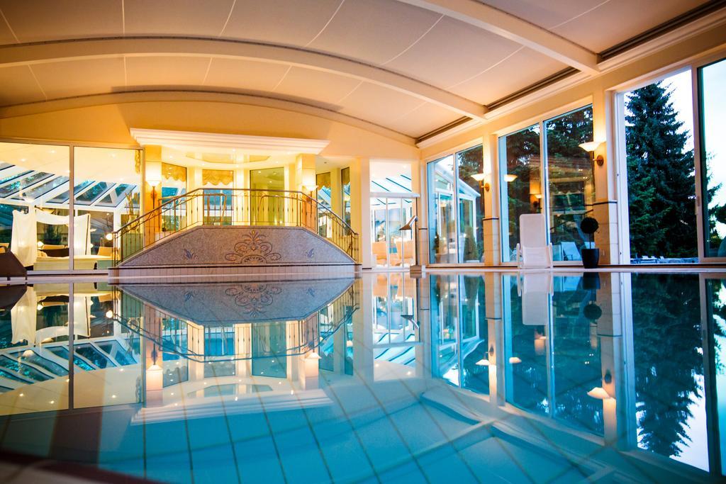 Thermenhotel Quellenhof บาดฟึสซิง ภายนอก รูปภาพ