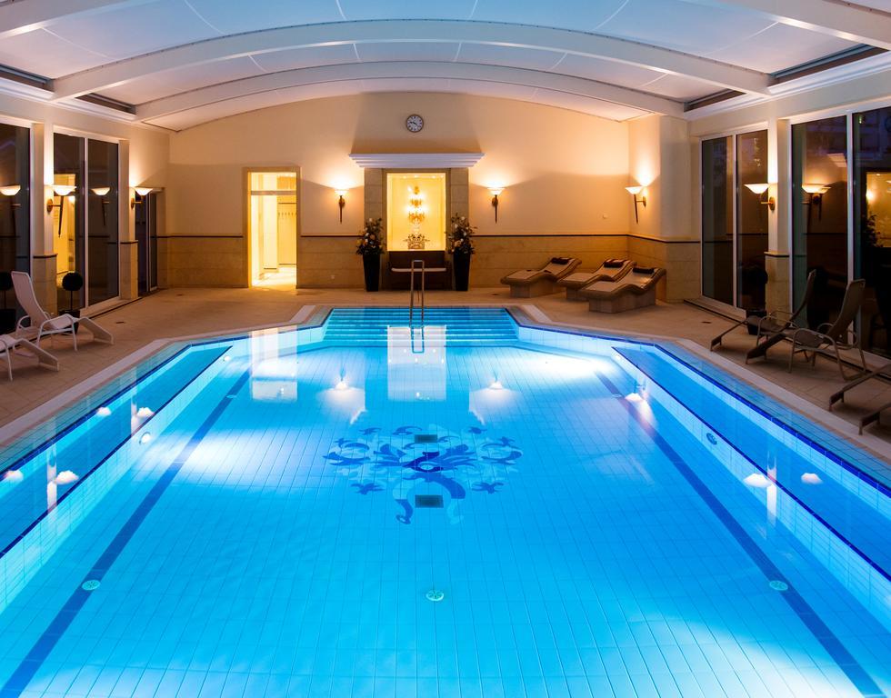Thermenhotel Quellenhof บาดฟึสซิง ภายนอก รูปภาพ