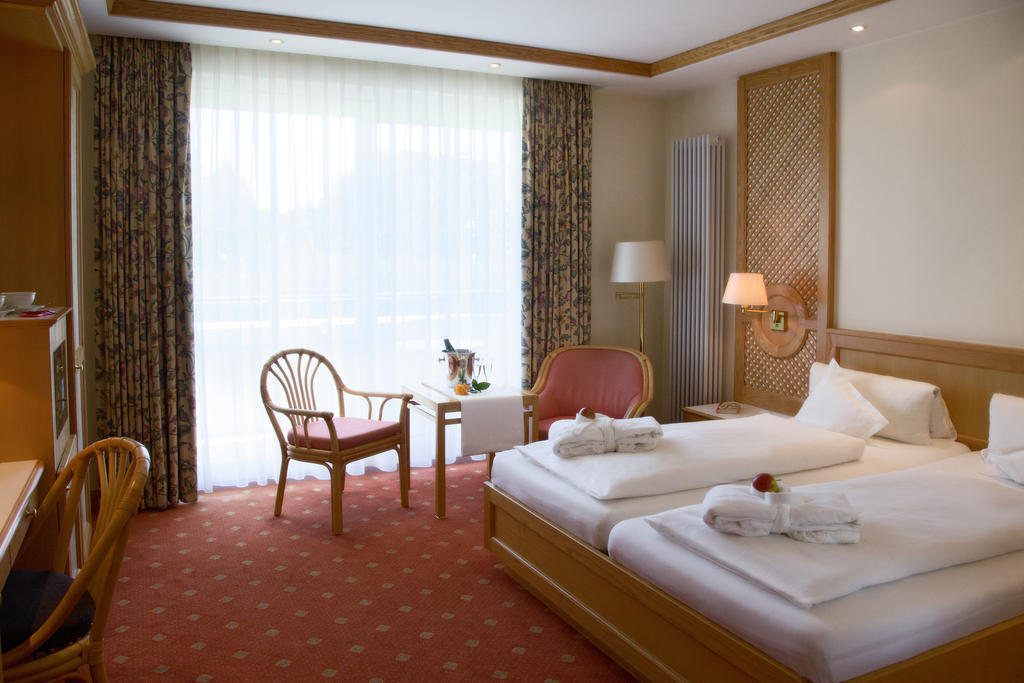 Thermenhotel Quellenhof บาดฟึสซิง ห้อง รูปภาพ