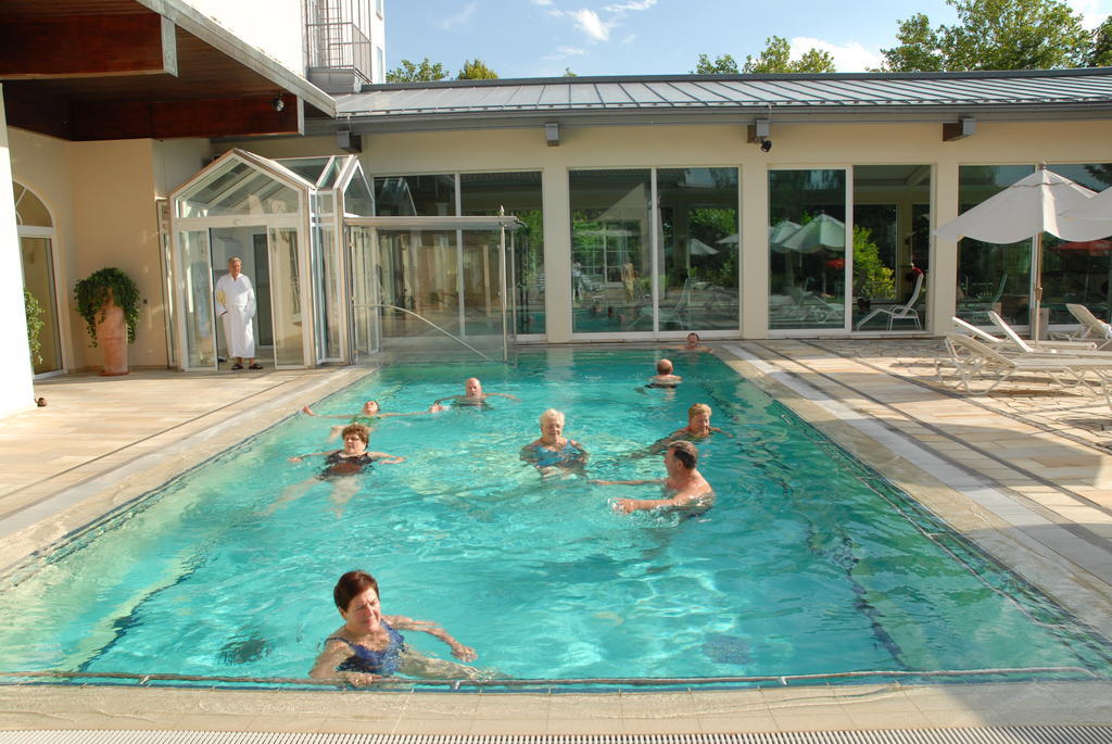 Thermenhotel Quellenhof บาดฟึสซิง ภายนอก รูปภาพ