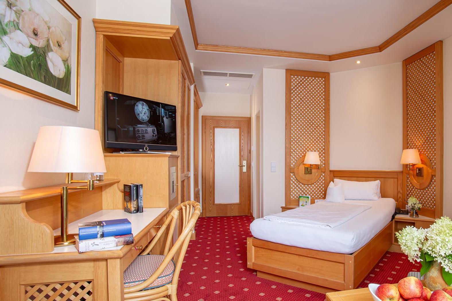 Thermenhotel Quellenhof บาดฟึสซิง ภายนอก รูปภาพ