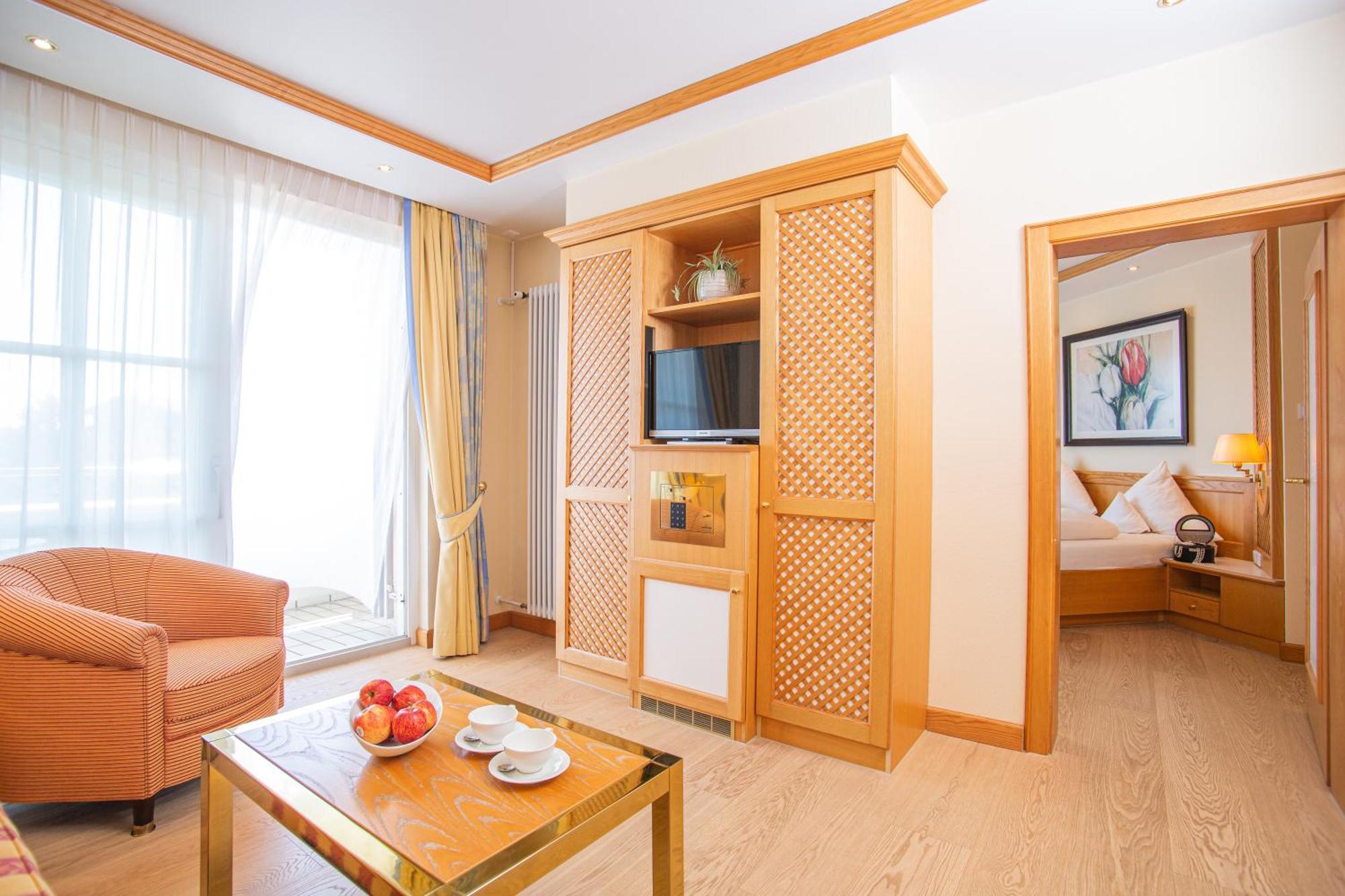 Thermenhotel Quellenhof บาดฟึสซิง ภายนอก รูปภาพ