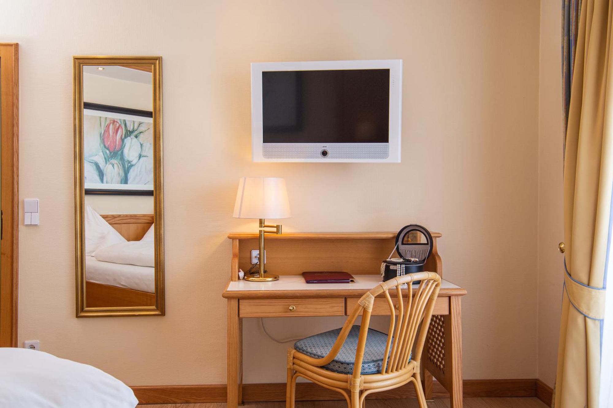 Thermenhotel Quellenhof บาดฟึสซิง ภายนอก รูปภาพ