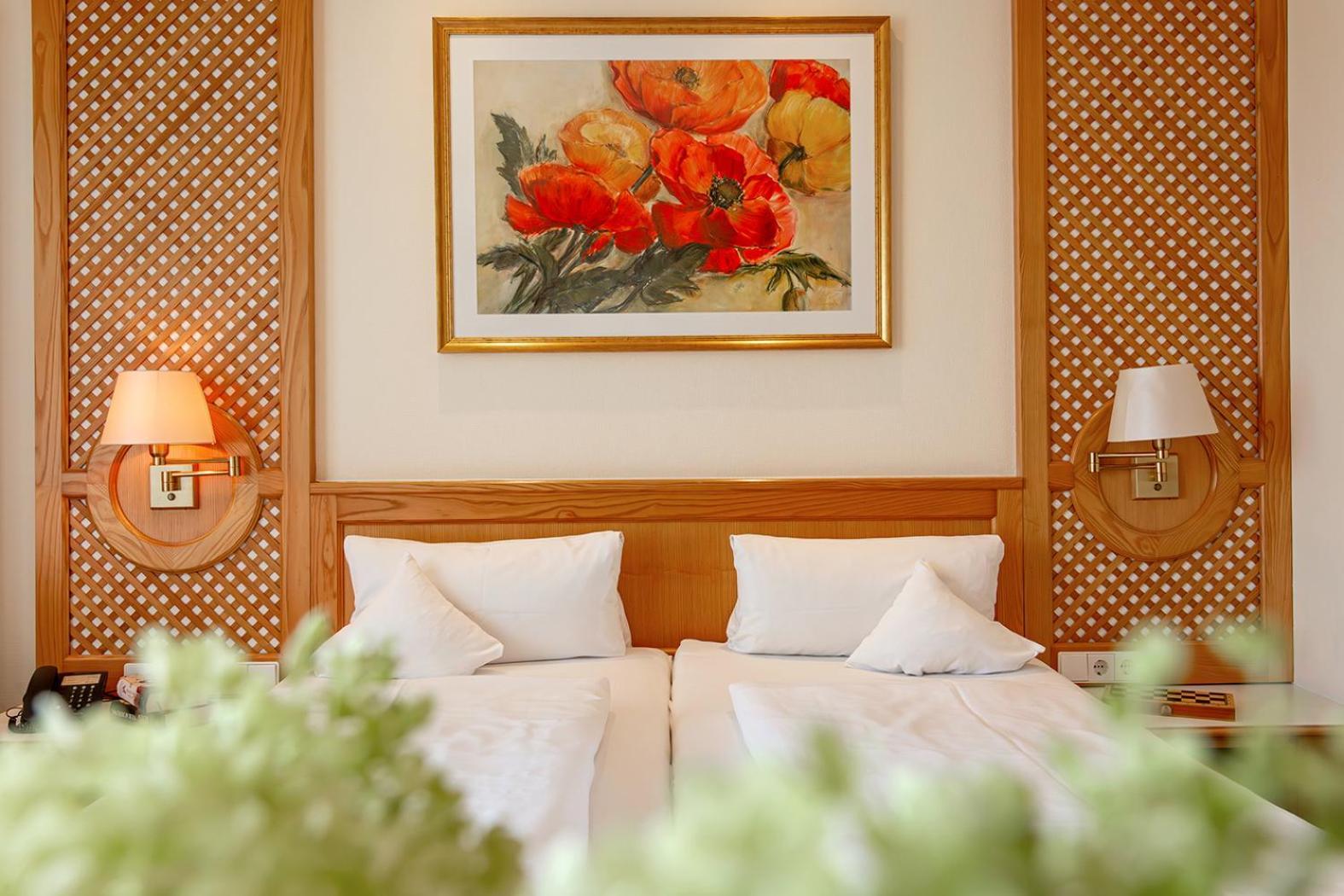 Thermenhotel Quellenhof บาดฟึสซิง ภายนอก รูปภาพ