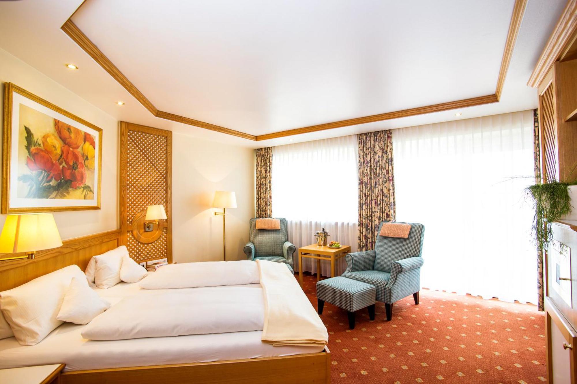 Thermenhotel Quellenhof บาดฟึสซิง ภายนอก รูปภาพ