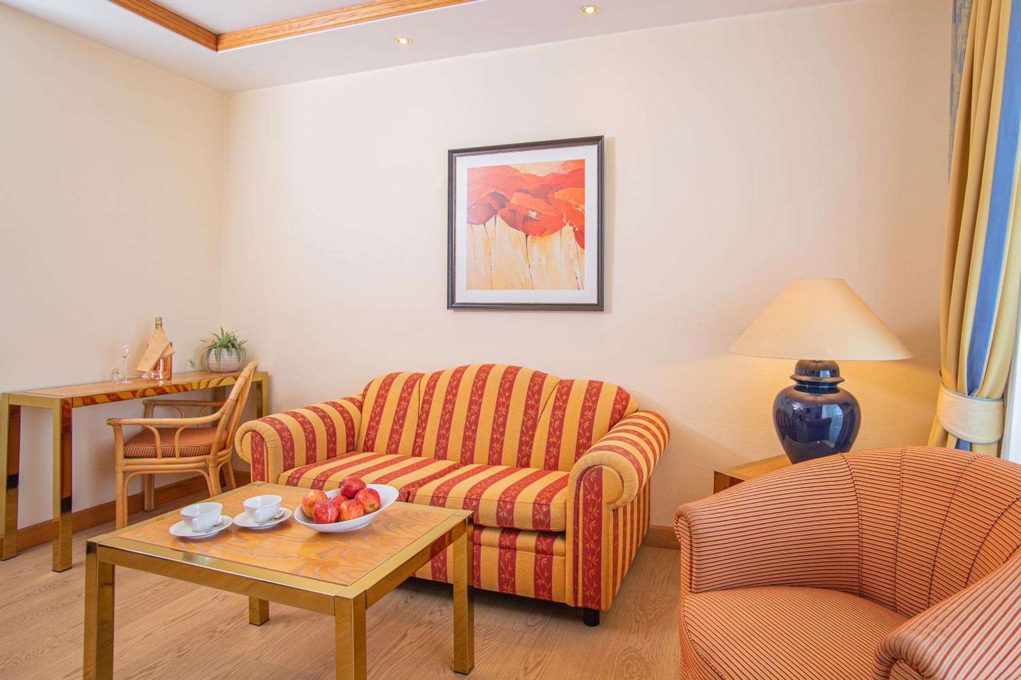 Thermenhotel Quellenhof บาดฟึสซิง ภายนอก รูปภาพ